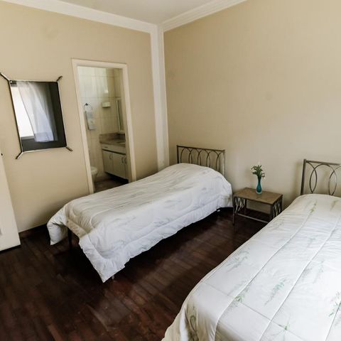Casa à venda com 463m², 4 quartos e 6 vagas Casa à venda com 463m², 4 quartos e 6 vagasSuíte 3
