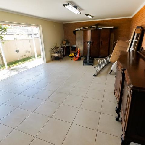 Casa à venda com 463m², 4 quartos e 6 vagas Casa à venda com 463m², 4 quartos e 6 vagasSalão de festas