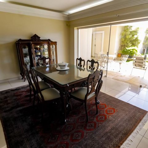 Casa à venda com 463m², 4 quartos e 6 vagas Casa à venda com 463m², 4 quartos e 6 vagasSala 1