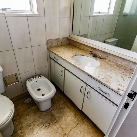 Casa à venda com 463m², 4 quartos e 6 vagas Casa à venda com 463m², 4 quartos e 6 vagasBanheiro da Suíte 2