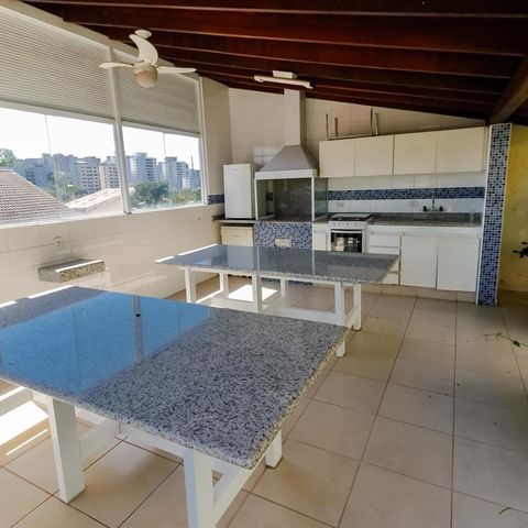 Casa à venda com 463m², 4 quartos e 6 vagas Casa à venda com 463m², 4 quartos e 6 vagasEspaço Gourmet