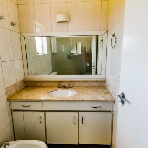 Casa à venda com 463m², 4 quartos e 6 vagas Casa à venda com 463m², 4 quartos e 6 vagasBanheiro da Suíte 2