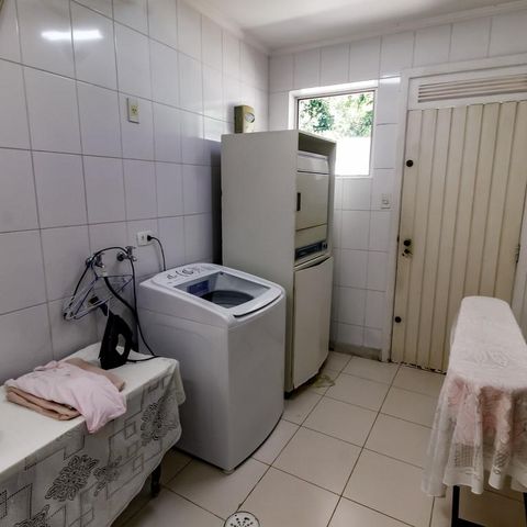 Casa à venda com 463m², 4 quartos e 6 vagas Casa à venda com 463m², 4 quartos e 6 vagasÁrea de Serviço