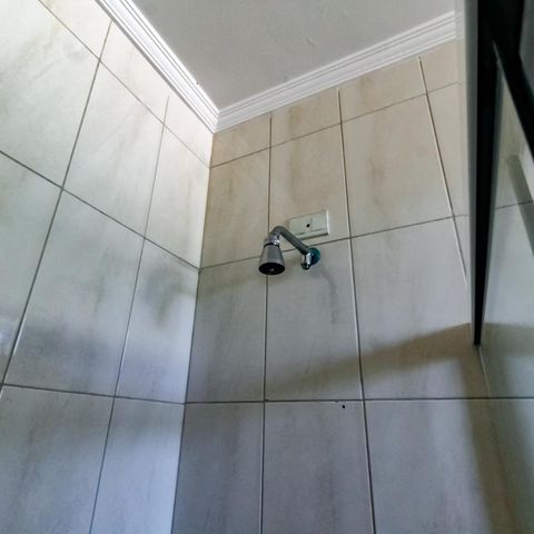Casa à venda com 463m², 4 quartos e 6 vagas Casa à venda com 463m², 4 quartos e 6 vagasBanheiro da Suíte 3 - chuveiro