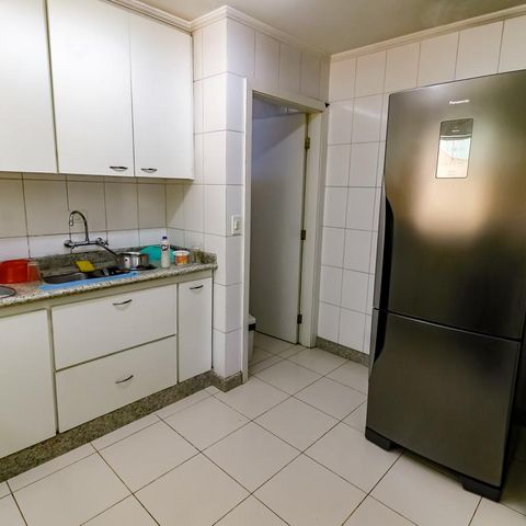 Casa à venda com 463m², 4 quartos e 6 vagas Casa à venda com 463m², 4 quartos e 6 vagasCozinha