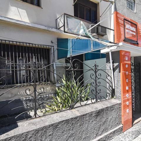 Casa à venda com 120m², 4 quartos e 1 vaga Casa à venda com 120m², 4 quartos e 1 vagaFachada