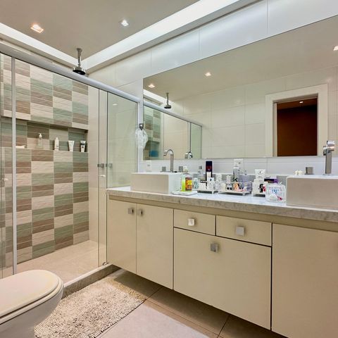Apartamento à venda com 136m², 3 quartos e sem vaga Apartamento à venda com 136m², 3 quartos e sem vagaBanheiro da Suíte 2