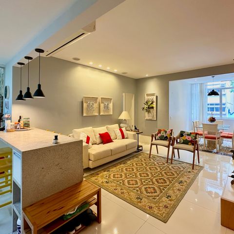 Apartamento à venda com 136m², 3 quartos e sem vaga Apartamento à venda com 136m², 3 quartos e sem vagaSala