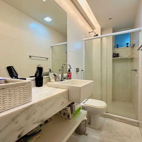 Apartamento à venda com 136m², 3 quartos e sem vaga Apartamento à venda com 136m², 3 quartos e sem vagaBanheiro da Suíte 2