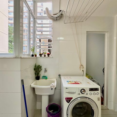 Apartamento à venda com 136m², 3 quartos e sem vaga Apartamento à venda com 136m², 3 quartos e sem vagaÁrea de Serviço