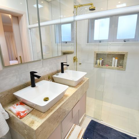 Casa de condomínio à venda com 398m², 4 quartos e 6 vagasBanheiro 2