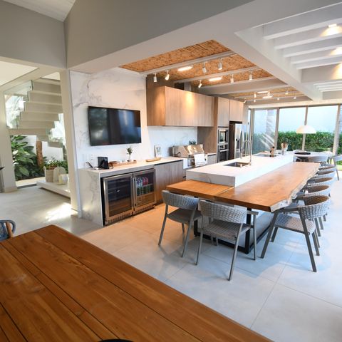 Casa de condomínio à venda com 398m², 4 quartos e 6 vagasVaranda Gourmet