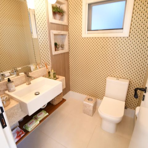 Casa de condomínio à venda com 398m², 4 quartos e 6 vagasLavabo