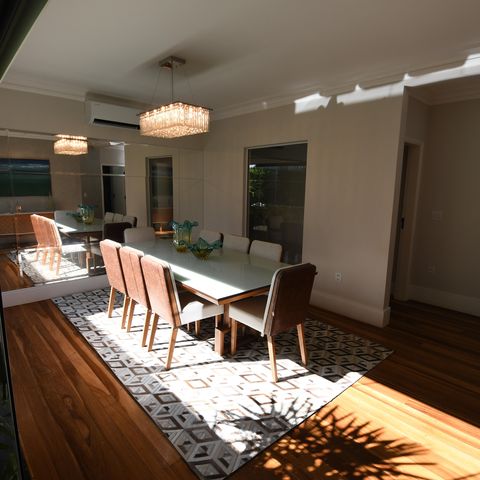 Casa de condomínio à venda com 398m², 4 quartos e 6 vagasSala de Jantar