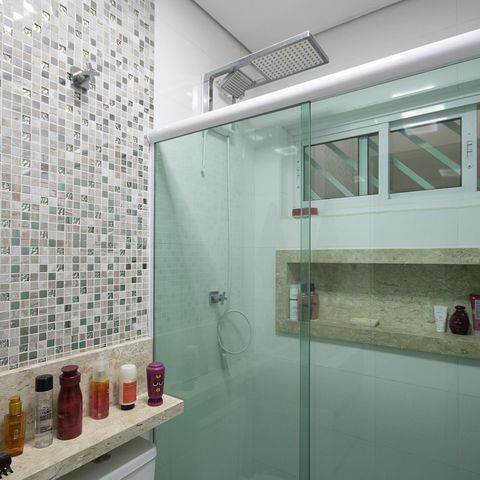 Casa à venda com 140m², 3 quartos e 2 vagas Casa à venda com 140m², 3 quartos e 2 vagasBanheiro da suite