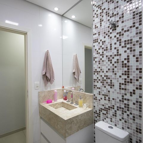 Casa à venda com 140m², 3 quartos e 2 vagas Casa à venda com 140m², 3 quartos e 2 vagasBanheiro