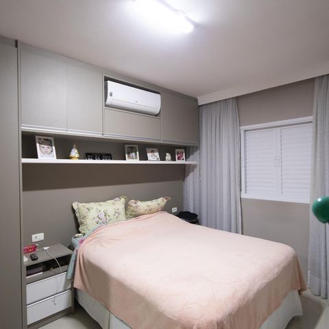 Casa à venda com 140m², 3 quartos e 2 vagas Casa à venda com 140m², 3 quartos e 2 vagasSuite
