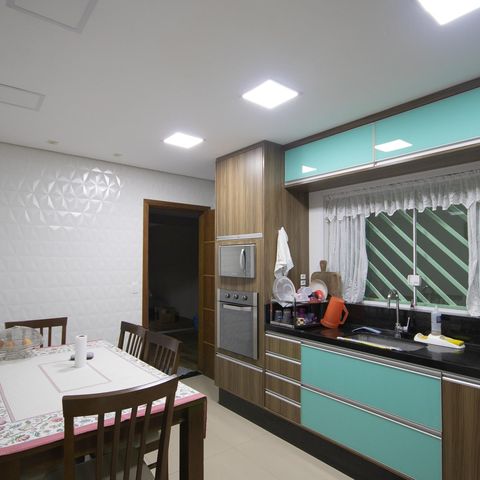 Casa à venda com 140m², 3 quartos e 2 vagas Casa à venda com 140m², 3 quartos e 2 vagasCozinha
