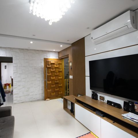 Casa à venda com 140m², 3 quartos e 2 vagas Casa à venda com 140m², 3 quartos e 2 vagasSala
