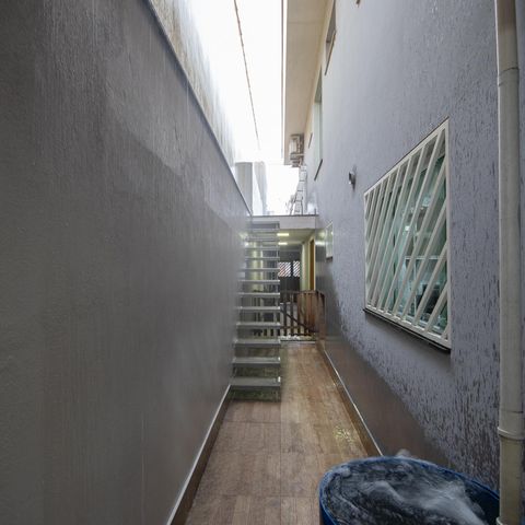 Casa à venda com 140m², 3 quartos e 2 vagas Casa à venda com 140m², 3 quartos e 2 vagasCorredor