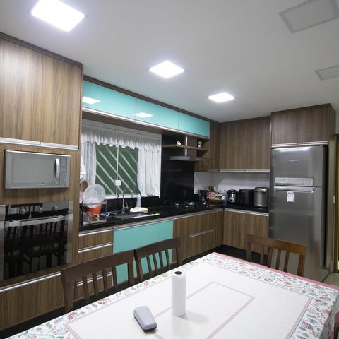 Casa à venda com 140m², 3 quartos e 2 vagas Casa à venda com 140m², 3 quartos e 2 vagasCozinha