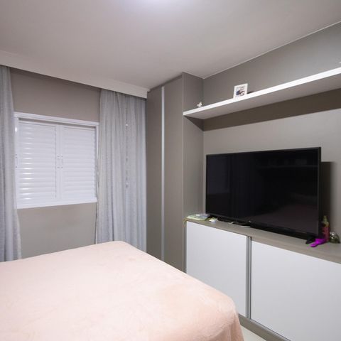 Casa à venda com 140m², 3 quartos e 2 vagas Casa à venda com 140m², 3 quartos e 2 vagasSuite