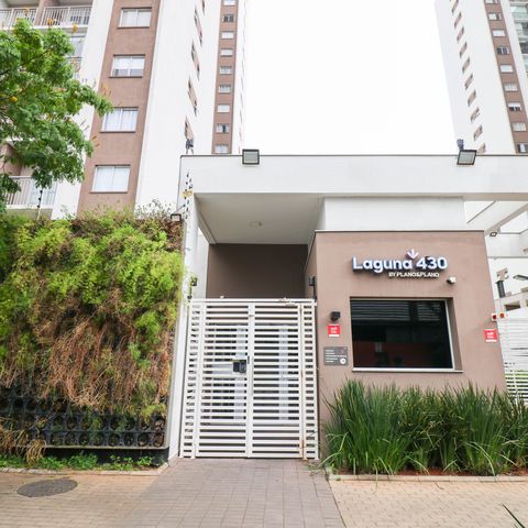 Studio à venda com 28m², 1 quarto e 1 vaga Studio à venda com 28m², 1 quarto e 1 vagaFachada