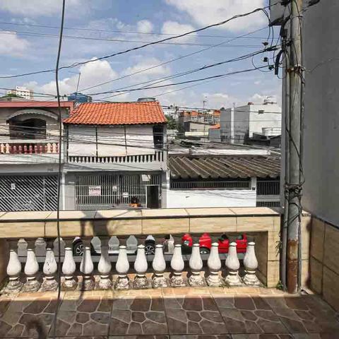 Casa à venda com 68m², 3 quartos e 2 vagas Casa à venda com 68m², 3 quartos e 2 vagasVaranda