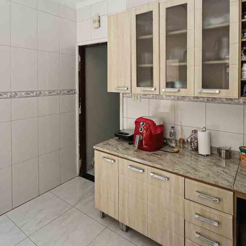 Casa à venda com 68m², 3 quartos e 2 vagas Casa à venda com 68m², 3 quartos e 2 vagasCozinha