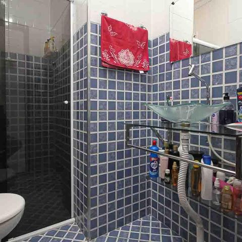 Casa à venda com 68m², 3 quartos e 2 vagas Casa à venda com 68m², 3 quartos e 2 vagasBanheiro