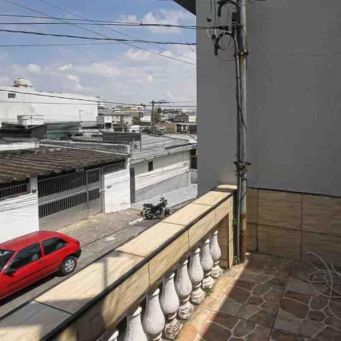 Casa à venda com 68m², 3 quartos e 2 vagas Casa à venda com 68m², 3 quartos e 2 vagasVaranda
