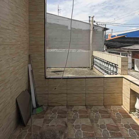 Casa à venda com 68m², 3 quartos e 2 vagas Casa à venda com 68m², 3 quartos e 2 vagasVaranda