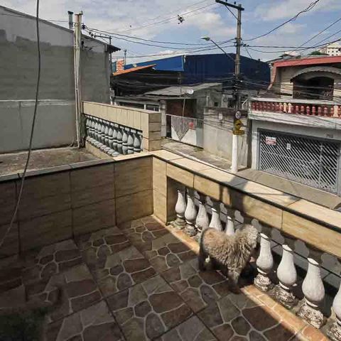 Casa à venda com 68m², 3 quartos e 2 vagas Casa à venda com 68m², 3 quartos e 2 vagasVaranda