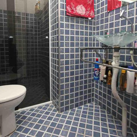 Casa à venda com 68m², 3 quartos e 2 vagas Casa à venda com 68m², 3 quartos e 2 vagasBanheiro