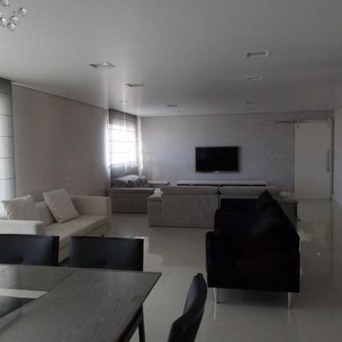 Apartamento à venda com 224m², 3 quartos e 4 vagas