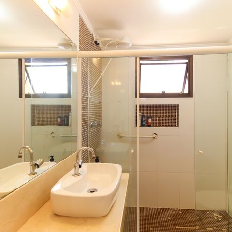 Apartamento à venda com 150m², 4 quartos e 3 vagas Apartamento à venda com 150m², 4 quartos e 3 vagasBanheiro da Suíte