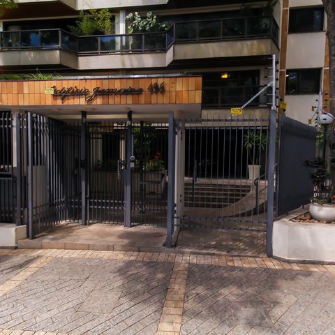 Apartamento à venda com 150m², 4 quartos e 3 vagas Apartamento à venda com 150m², 4 quartos e 3 vagasFachada