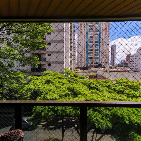 Apartamento à venda com 150m², 4 quartos e 3 vagas Apartamento à venda com 150m², 4 quartos e 3 vagasVaranda