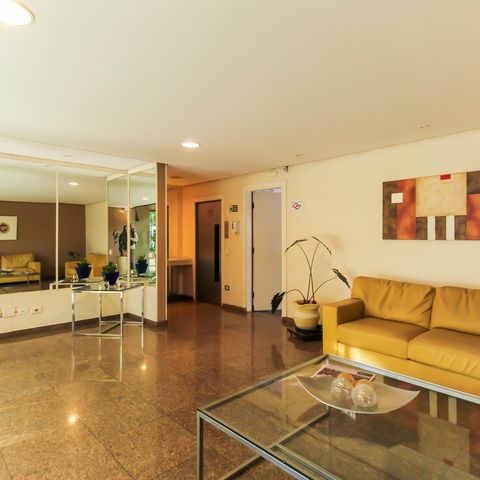 Apartamento à venda com 150m², 4 quartos e 3 vagas Apartamento à venda com 150m², 4 quartos e 3 vagasHall social