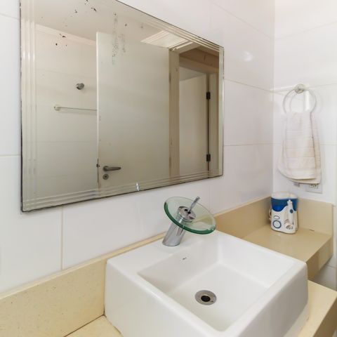 Apartamento à venda com 150m², 4 quartos e 3 vagas Apartamento à venda com 150m², 4 quartos e 3 vagasBanheiro Social