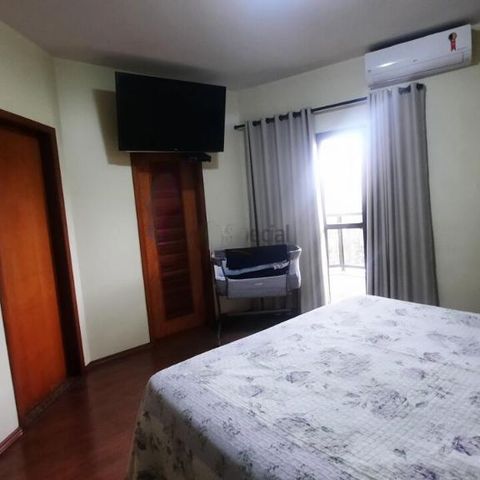Casa à venda com 241m², 3 quartos e 4 vagas