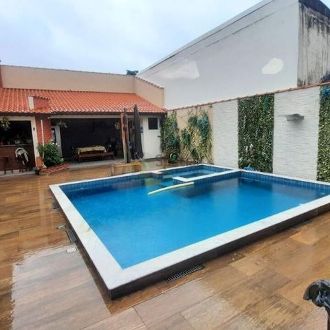 Casa à venda com 241m², 3 quartos e 4 vagas