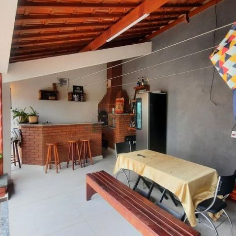 Casa à venda com 241m², 3 quartos e 4 vagas