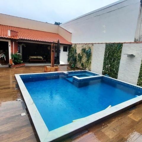 Casa à venda com 241m², 3 quartos e 4 vagas