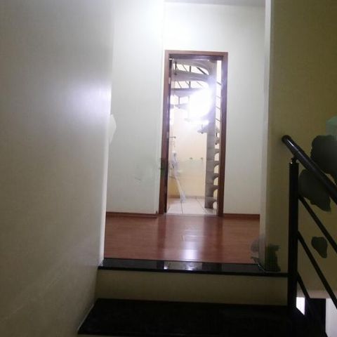 Casa à venda com 241m², 3 quartos e 4 vagas