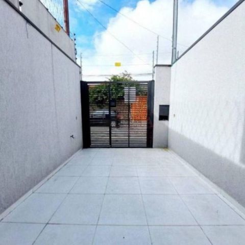 Casa à venda com 90m², 2 quartos e 1 vaga
