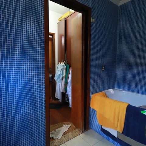 Casa à venda com 560m², 4 quartos e 2 vagasBanheiro da Suíte 4