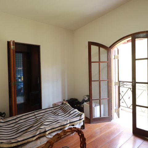 Casa à venda com 560m², 4 quartos e 2 vagasSuíte 2