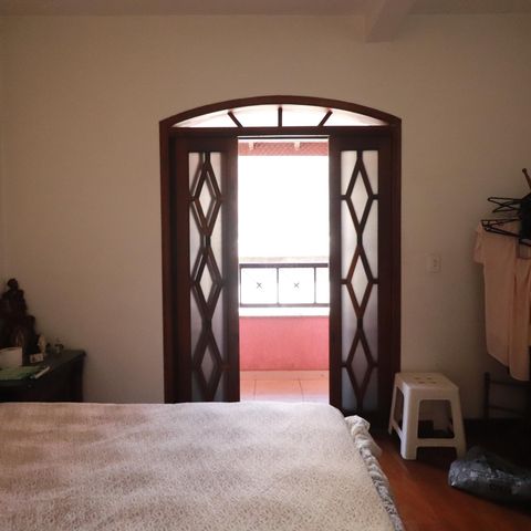 Casa à venda com 560m², 4 quartos e 2 vagasSuíte