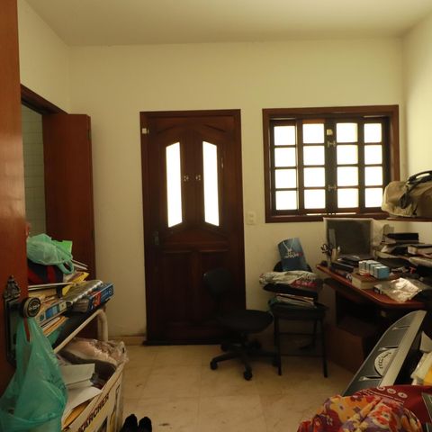 Casa à venda com 560m², 4 quartos e 2 vagasEscritório